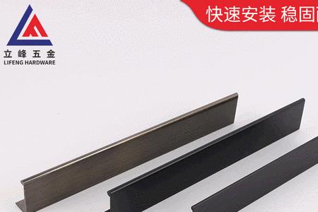 酒店衣架卡住门把手