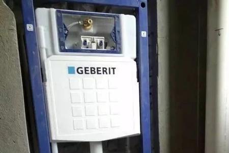 墙排马桶水箱安装完距墙尺寸