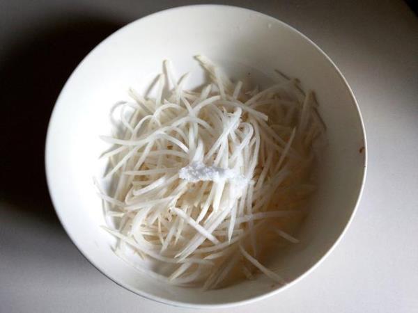 白萝卜怎样做蒸菜好吃