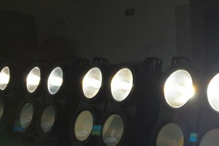 面光灯和补光灯的区别