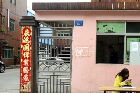 一般通过中介进厂至少干几个月