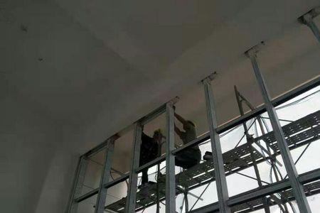 幕墙骨架什么材料好
