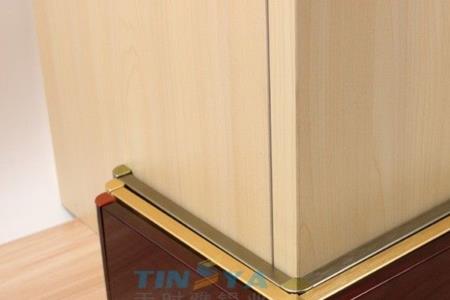 铝合金踢脚线和柜子怎么结合