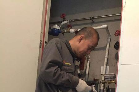 供热公司把暖气管给掐了怎么接