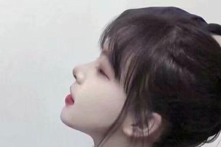 请问性格简单的女孩是什么样的