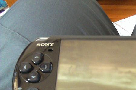 psp3000开不开机但灯亮怎么办