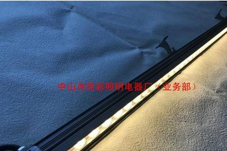 楼梯侧面线形灯安装方法