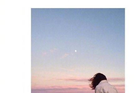 不想看见和讨厌意思一样吗