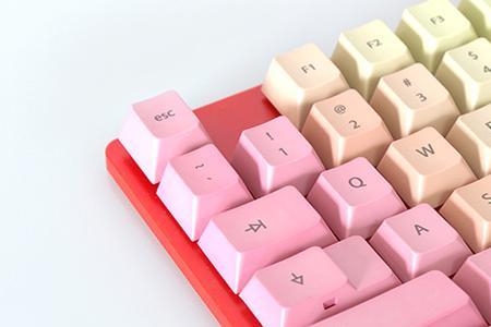 pc键帽和pbt哪个好