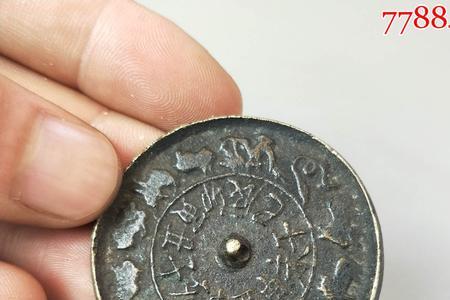 古代护心镜图片的用处
