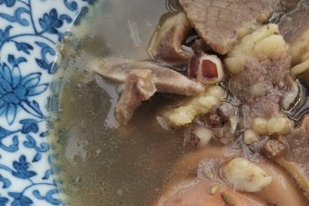 煮牛肉汤有必要放牛骨一起煮吗