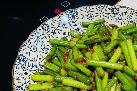 蒜苔可以做麦饭吗