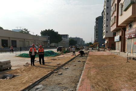 主路辅路人行道施工顺序