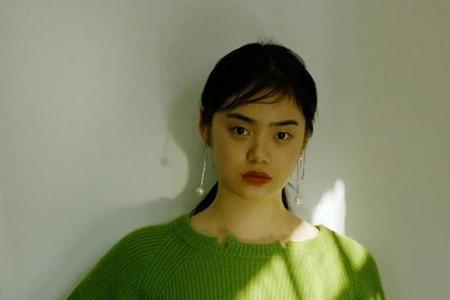 蓝与红相比哪个更配浅绿