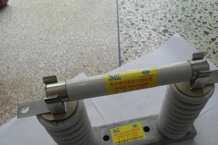 撞击式熔断器原理