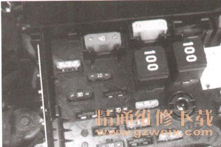 奥迪q3温度达到风扇转后停不下来