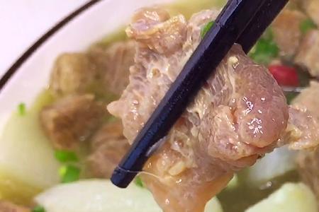 牛肉炖白萝卜放胡椒粉吗