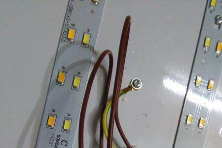 吸顶灯换灯芯怎么分零线火线