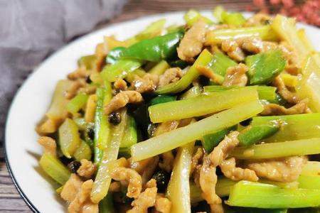 芹菜可以和什么炒好吃