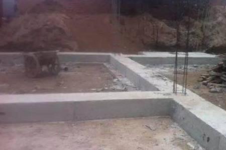 两层自建房地基挖多深最好