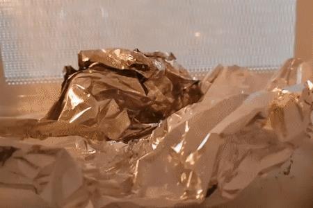 锡纸可以放入微波炉吗