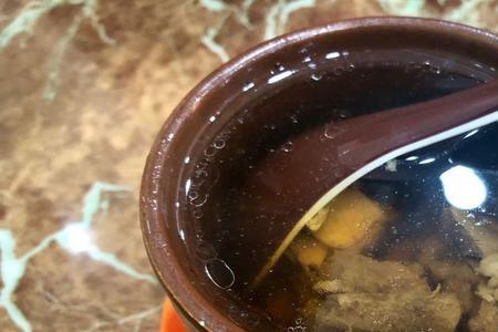 沙县小吃的骨头炖汤是冻骨头吗
