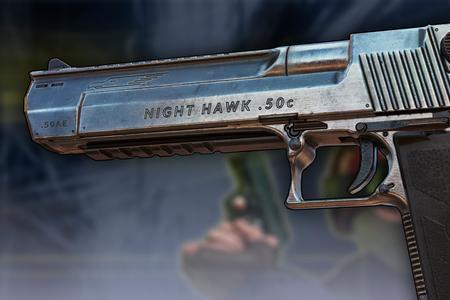 CSGO左轮和沙鹰究竟选哪个好