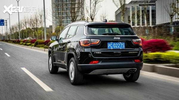 jeep后面有几个字母