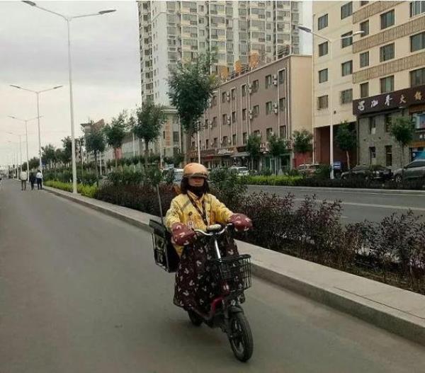 美团怎么叫美女送餐