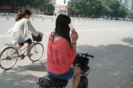 村姑骑电车说说心情