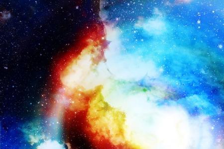 为什么蓝天是蓝的，宇宙是黑的
