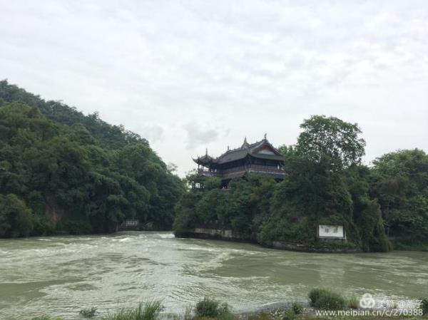 乐山和都江堰哪个大