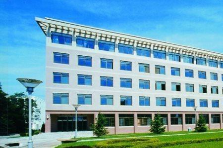 大连理工开发区校区是郊区吗