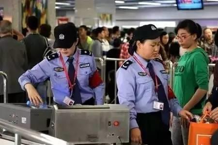 为什么地铁安检员没有座位