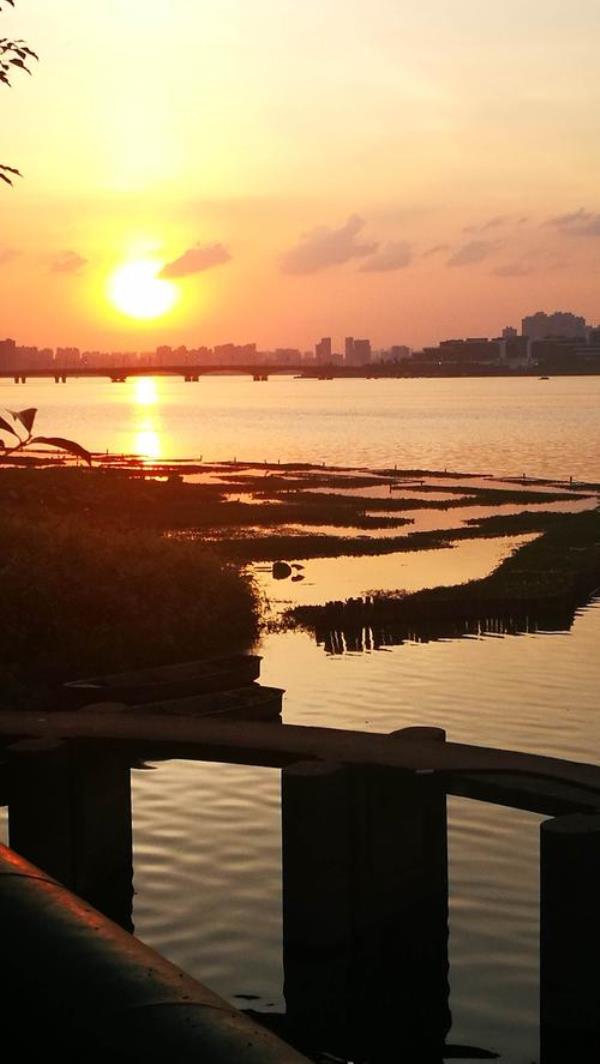 高温看夕阳落山的说说