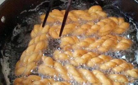 哪种面粉更适合用于油炸食品呢