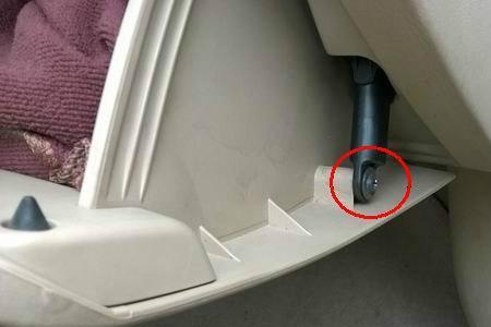 螺丝掉到汽车空调口怎么拿出来