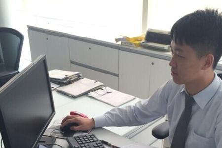 汽车服务顾问一般几岁