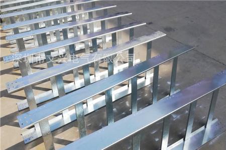 弱点桥架固定支架多少米装一个