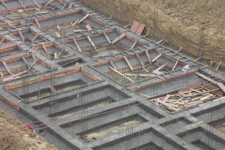 四层框架地基需挖多深