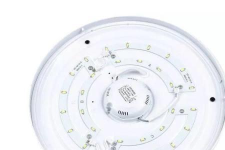 led灯遥控关闭微亮墙壁开关正常