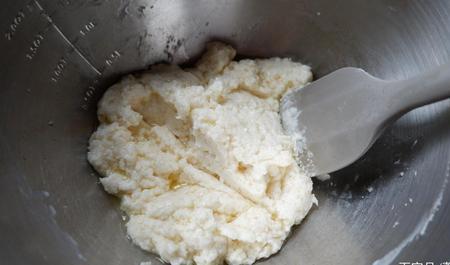 牛奶酸了加热以后可以发面吗