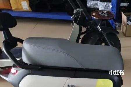 九号f90电池可以放脚下吗