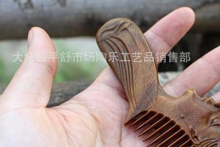 木质工艺品表面光亮怎么来的