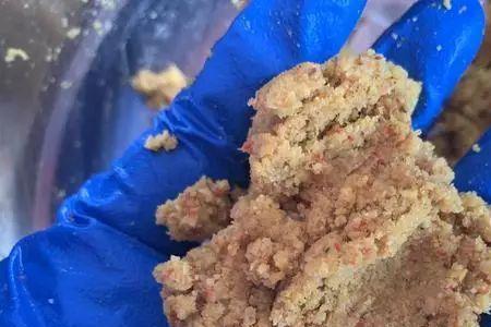 蓝鲫加拉丝粉用水洗后变成面筋