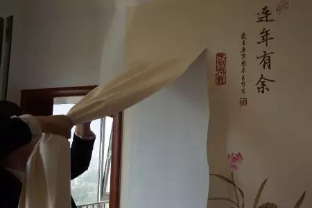 电视上揭掉壁纸后怎么处理