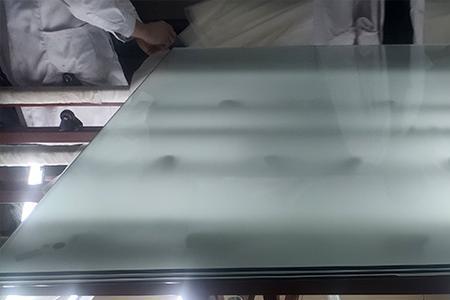 三层中空玻璃小孩能撞碎么