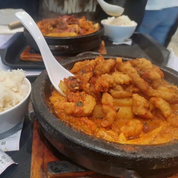 吃着饭若有所思什么意思