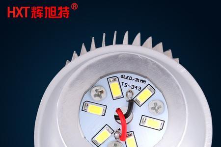 三色孔灯变光不一致怎么调