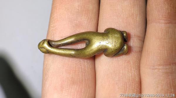 小金猴吊坠编绳哪种好看